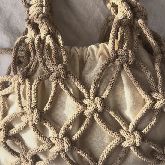 sian bag video laying down