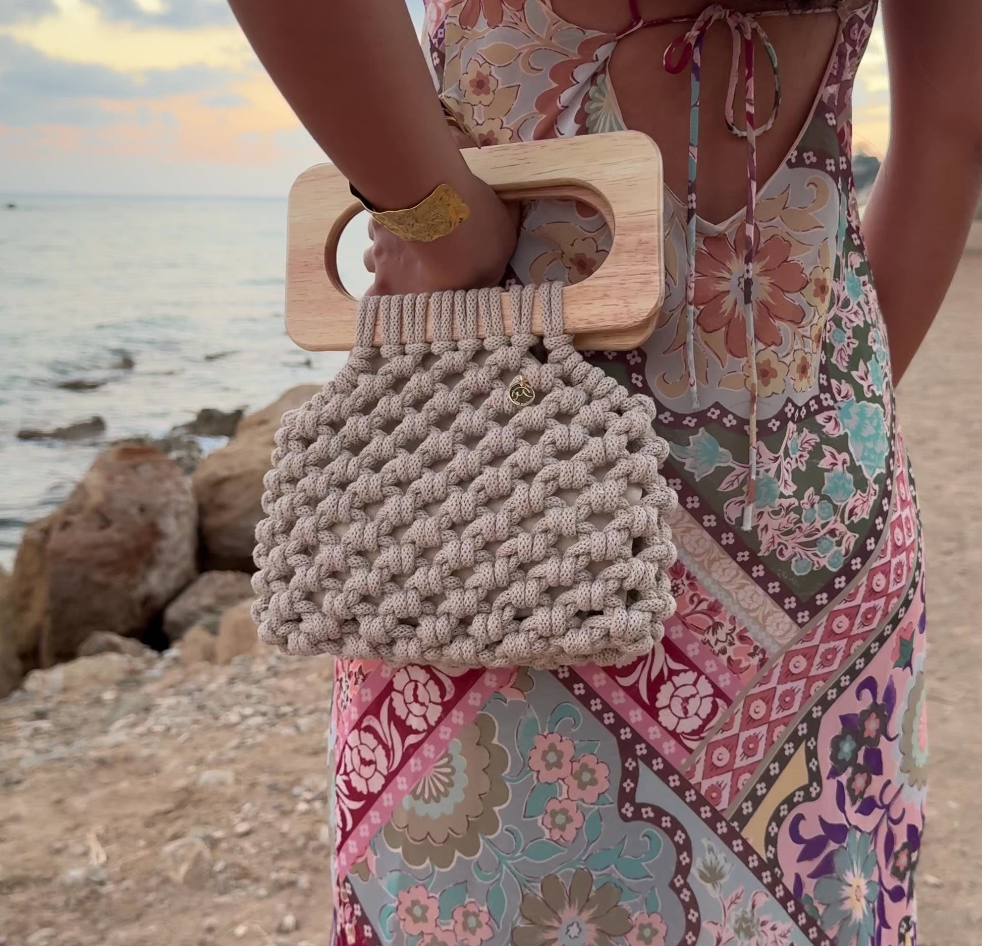 Handmade macrame bag, Koma Bag in beige.
